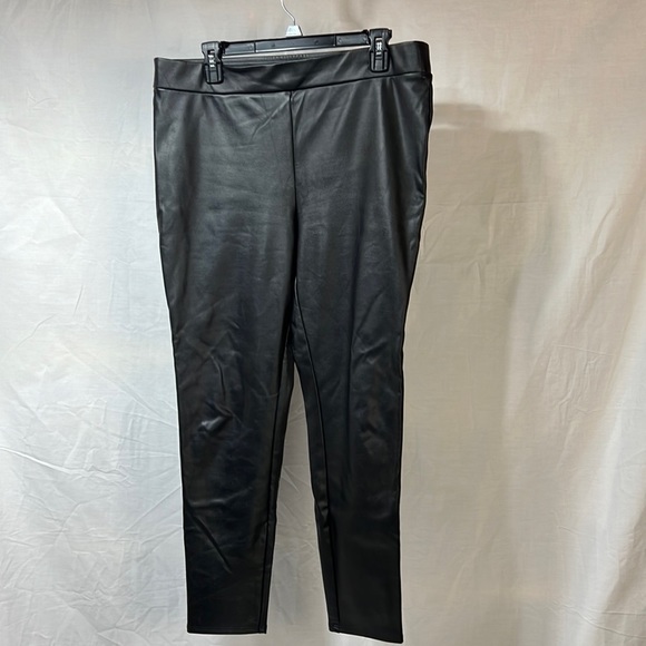 LOFT Pants - The loft, faux leather jegging. Size large. Black. EUC